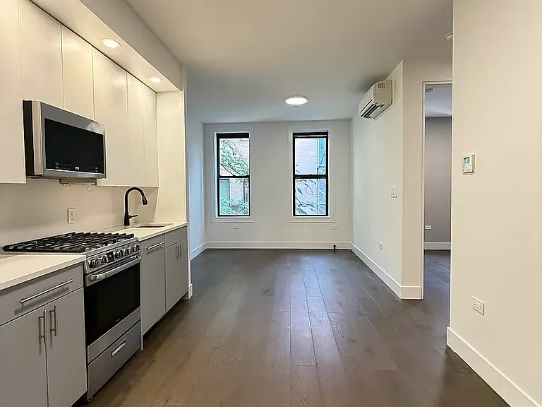 336 W 17th St #4C — Photo 1