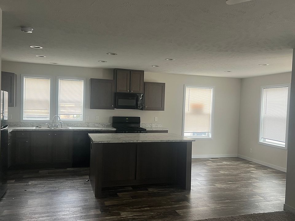 1st image of 800 Manor Ln #147