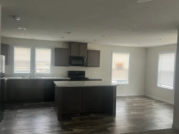 800 Manor Ln #147, Traverse City, MI 49686