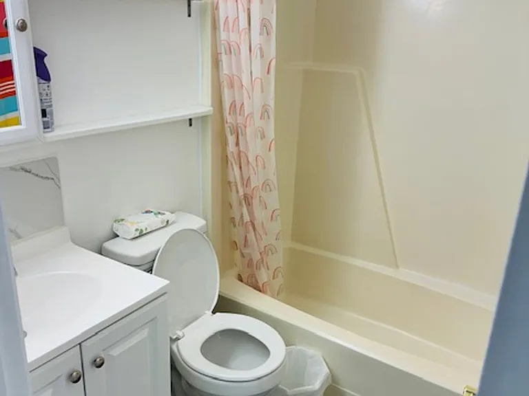 1396 Hunters Rd #G — Photo 3