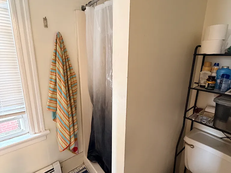 131 Howe St #2 — Photo 7