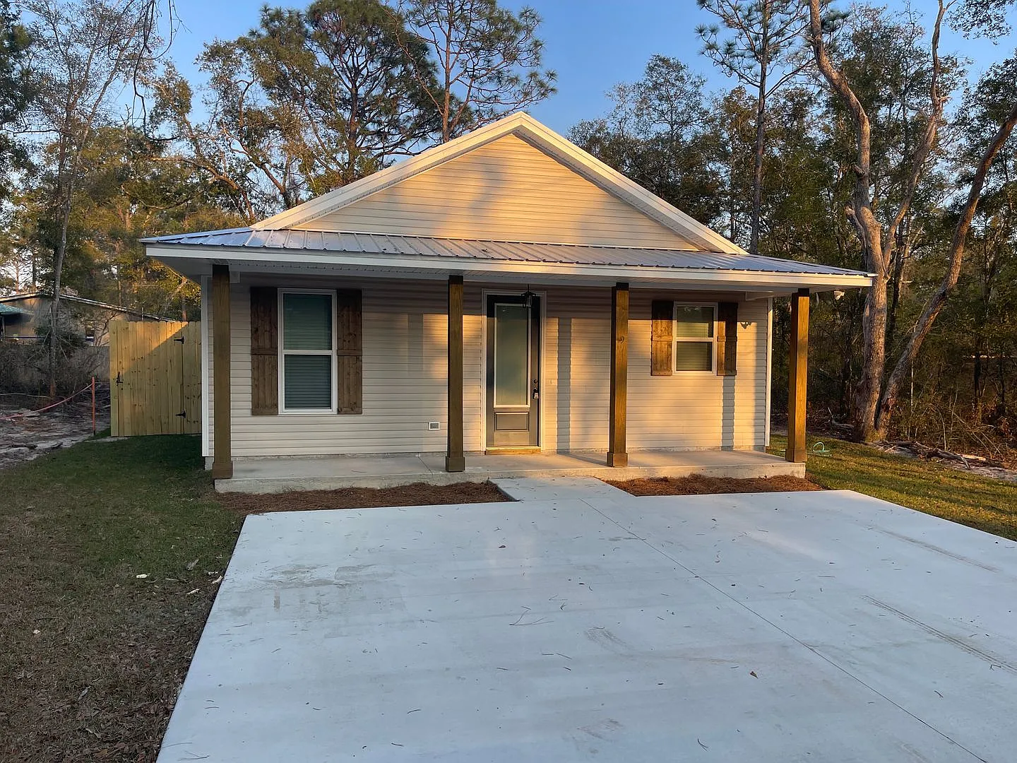 Beautiful New Construction Home — Photo 1