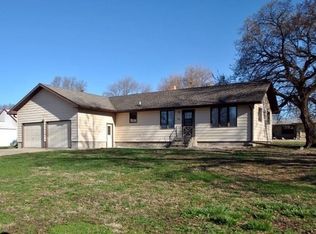 1004 10th St, Springfield, SD 57062