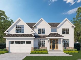 30 Main Pkwy #B, Plainview, NY 11803