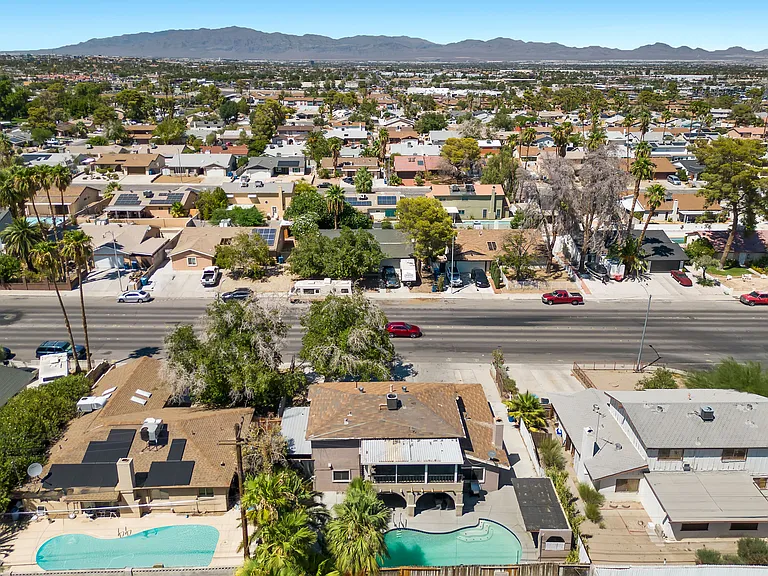 2571 Vegas Valley Dr — Photo 43
