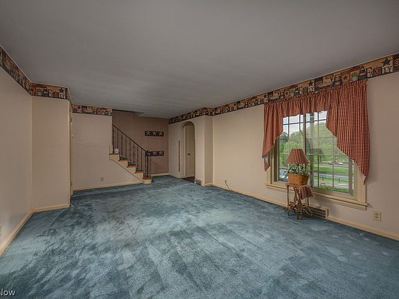 5th image of 1422 Monument Rd NW