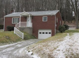 220 Maplewood Dr, Mcmurray, PA