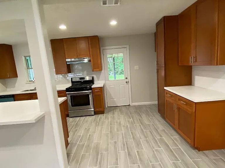 2406 Rosemead Dr — Photo 7