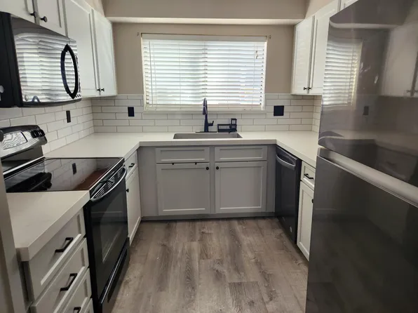 226 Wright St APT 102, Lakewood, CO 80228