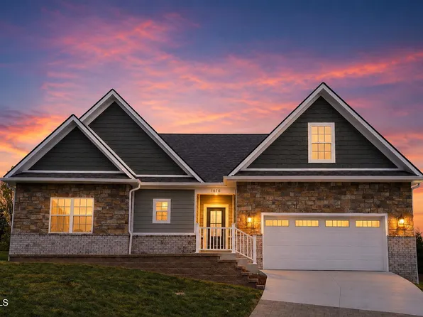 1616 Maple Ridge Ct, Kingsport, TN 37664