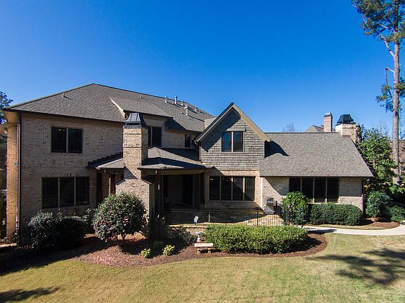 Private, Wooded Back Yard!