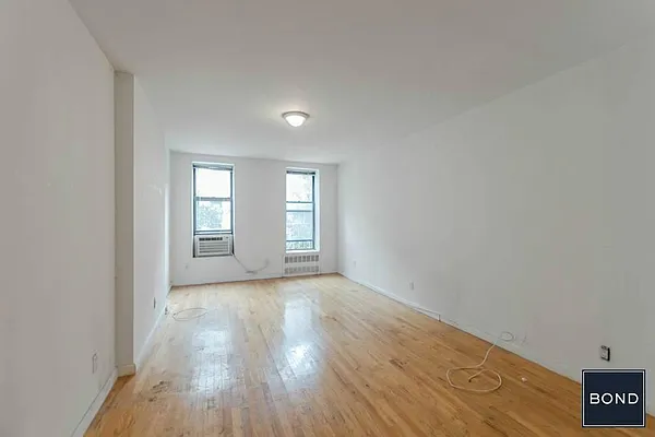 Rented by Bond New York | media 11