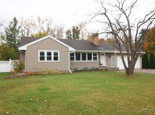 5580 Stroebel Rd, Saginaw, MI 48609