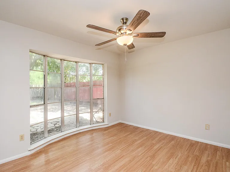 7222 Pella Dr — Photo 7