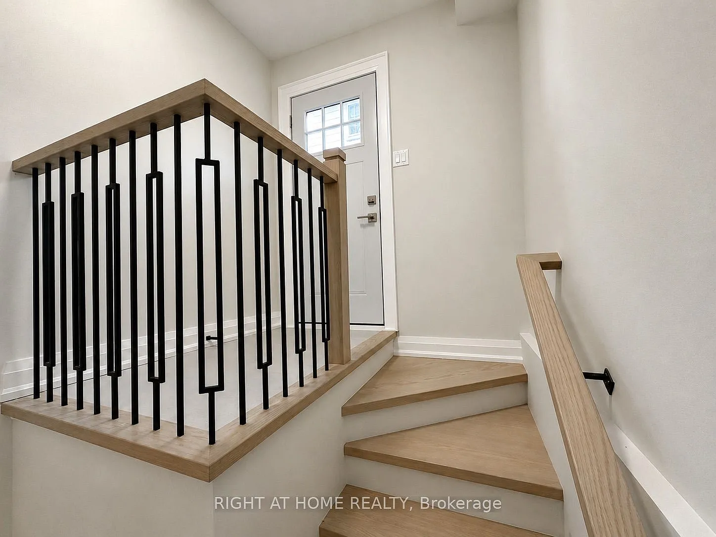 3 bed, $2,450 — Photo 2