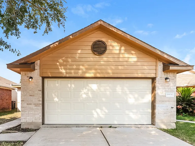 19938 Sycamore Valley Dr — Photo 1