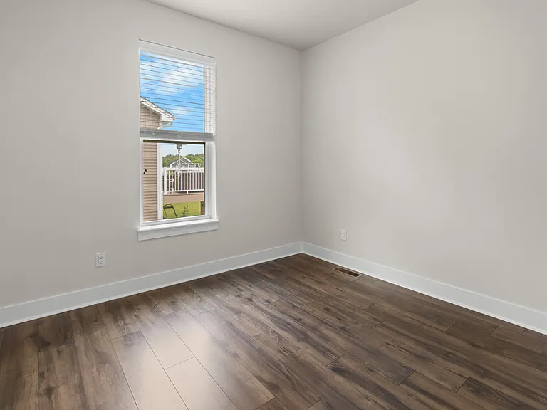 W218N16046 Tiger Lily Dr — Photo 19