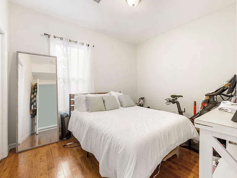 354 Lincoln Ave E #1 — Photo 9