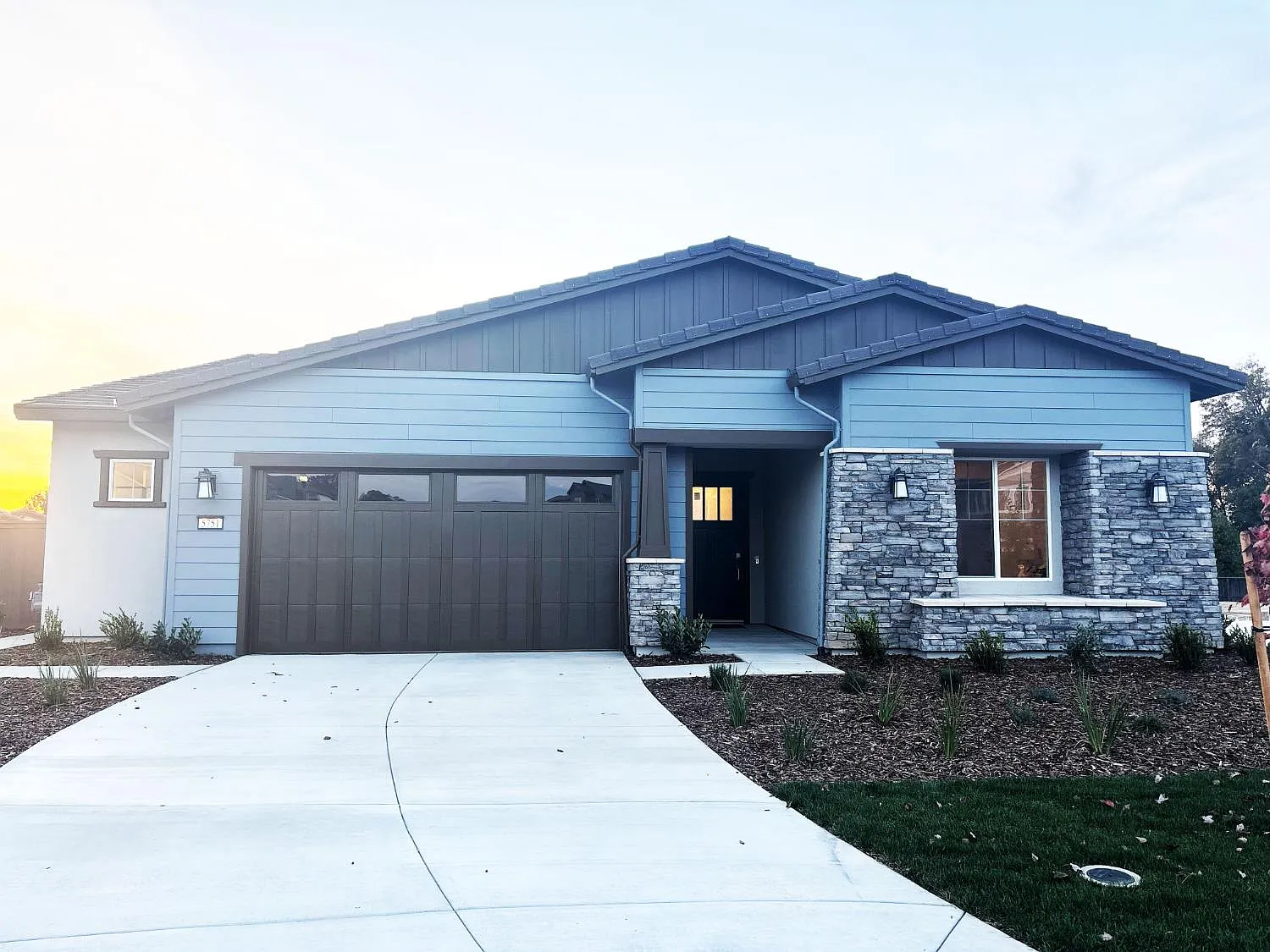 5751 Golden Pond Dr photo 1