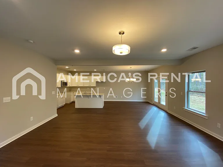 7950 Saint James Dr — Photo 15