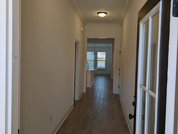 2nd image of 200 Yellowfin Ln