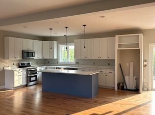 16 Byam Rd, New Boston, NH 03070