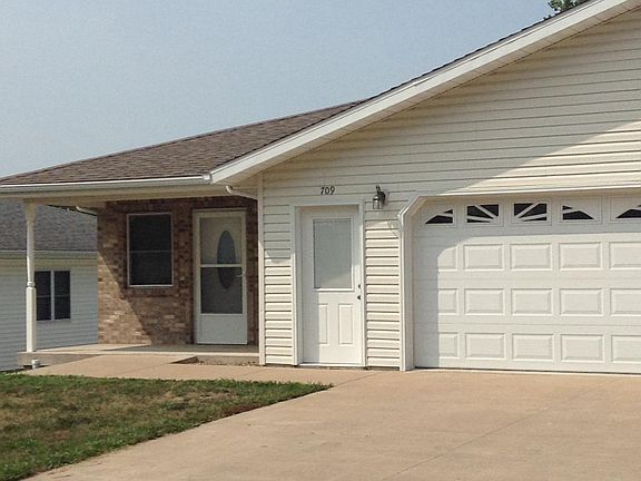 2nd image of 709 Wiles Ln