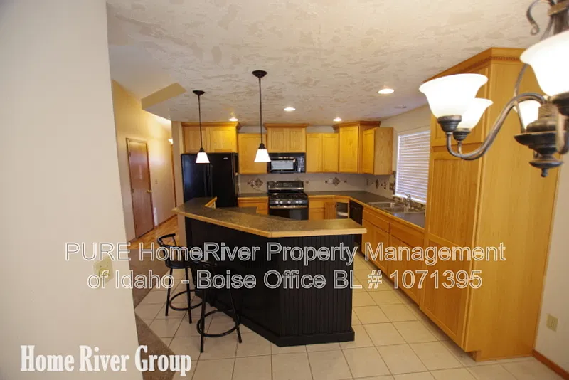 3 bed, 2.0 bath, 1440 sqft, $2,150 — Photo 4