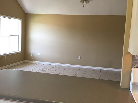 2nd image of 408 Beauregard Cir