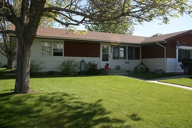 1st image of 402 W 4th Ave N
