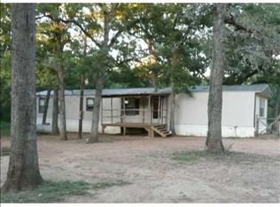 114 Shoshoni Dr, Smithville, TX 78957