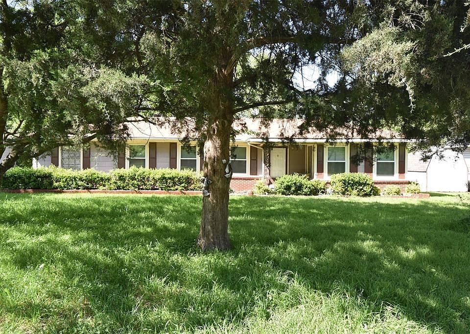 1st image of 1025 Park Dr
