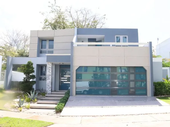 Urb Vista Del Bosque Las Flores Calle Tiagosan E #3, Bayamon, PR 00956