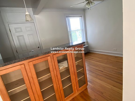 3rd image of 4803 N Fairfield Ave APT 31