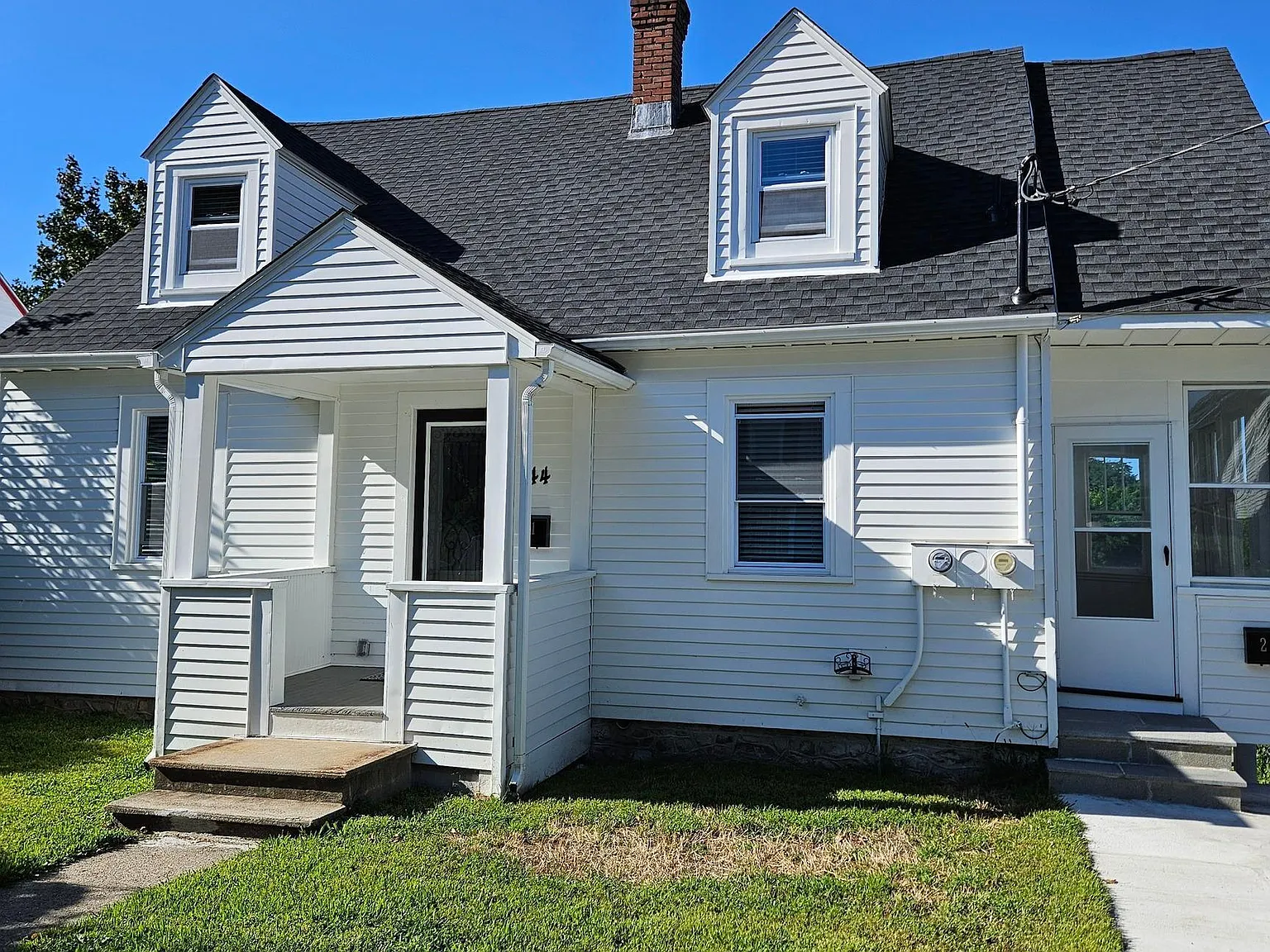 3 bed, 2.0 bath, 1131 sqft, $2,300 — Photo 3