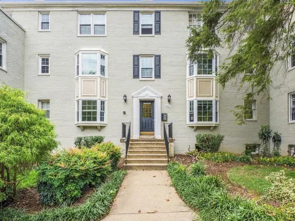 822 S Arlington Mill Dr #2-302, Arlington, VA 22204