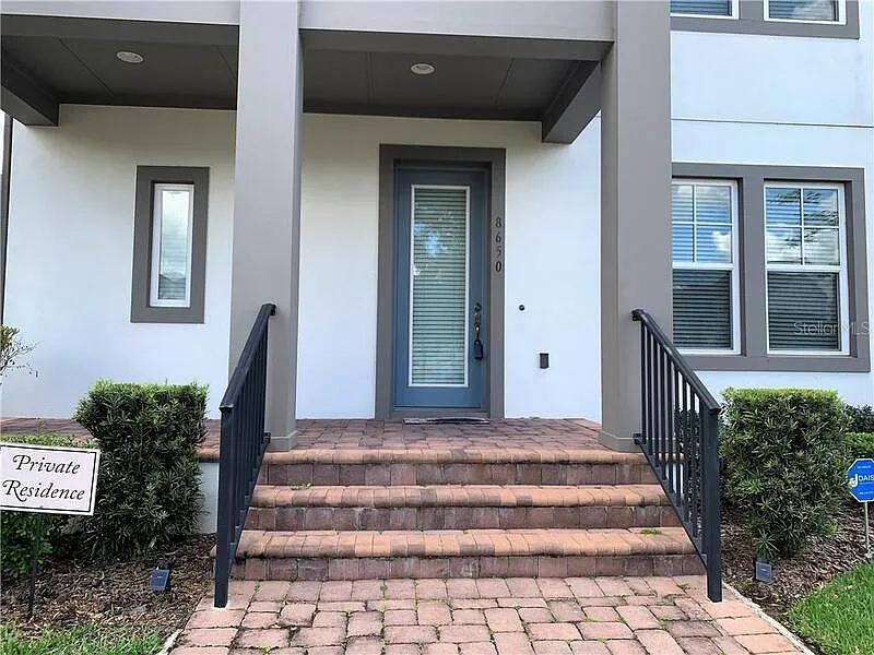 3 bed, 2.0 bath, 2838 sqft, $3,440 — Photo 2