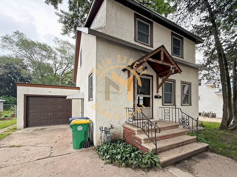 520 Henry St — Photo 1