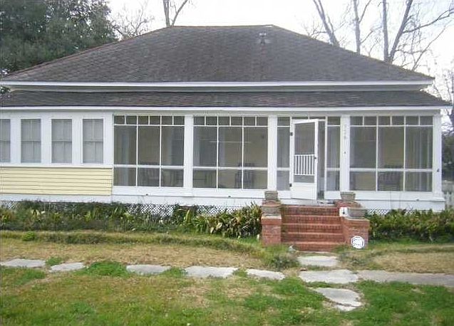 1st image of 726 S Avenue H