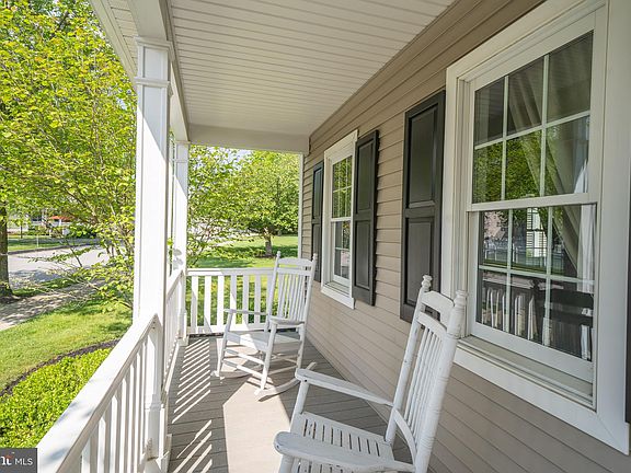 3rd image of 504 Braceland Dr
