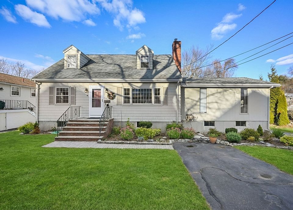 1st image of 48 Grapevine Ave