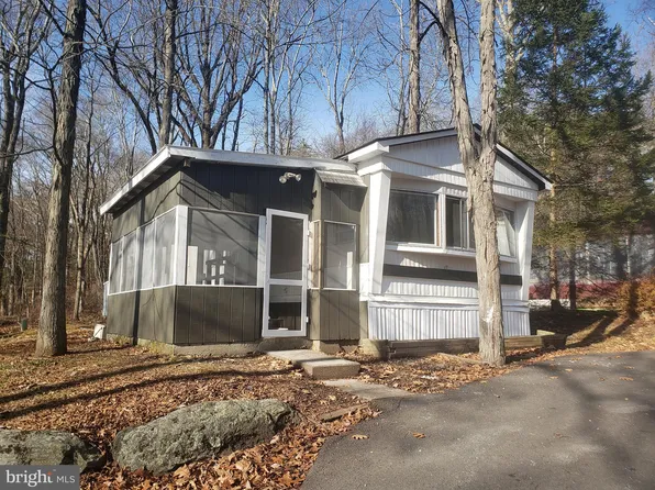 121 Bartion Ct, Bartonsville, PA 18321