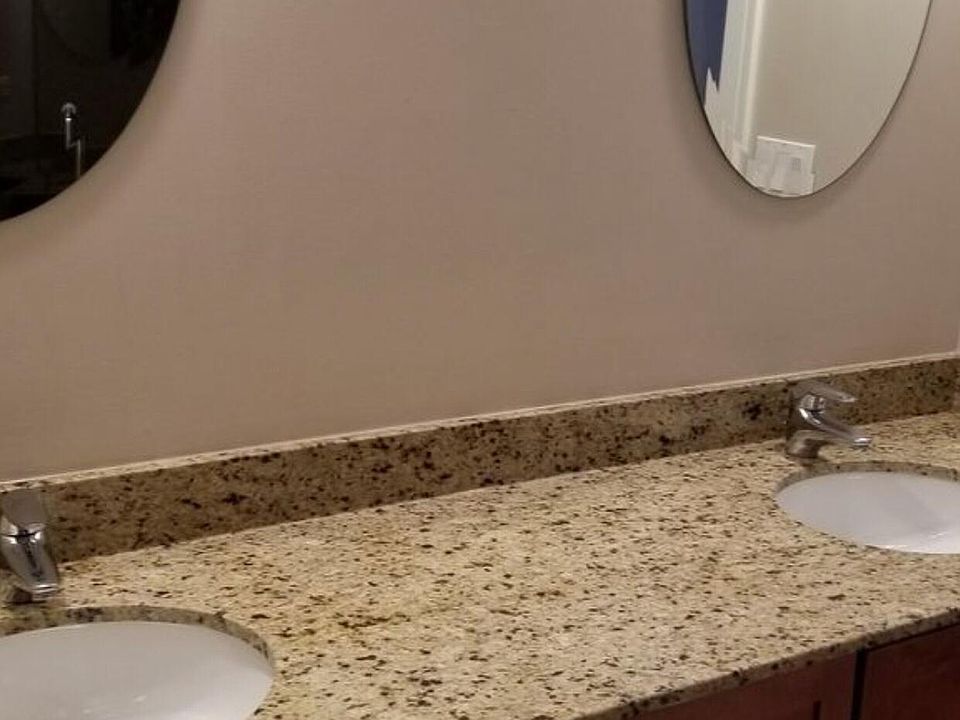 1st image of 902 N Elston Ave APT 1