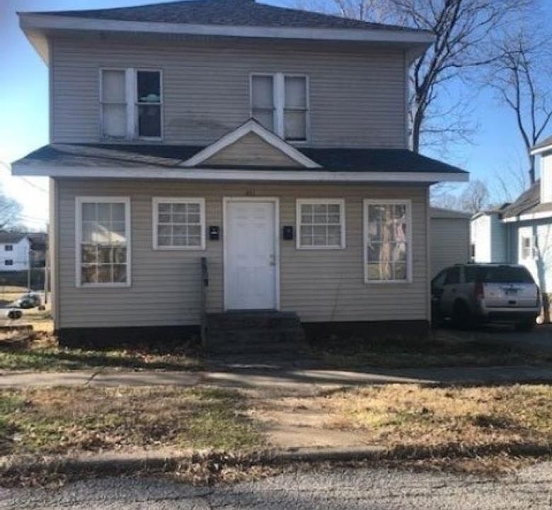 1st image of 401 W Elm St #2
