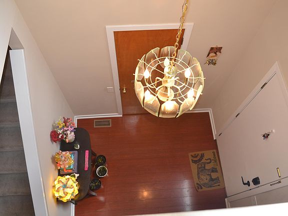 3rd image of 34 Falcon Ct