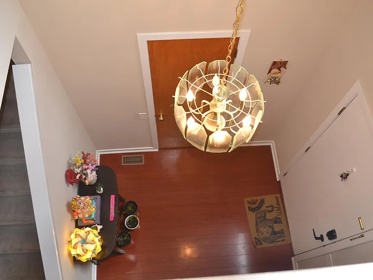 34 Falcon Ct — Photo 3