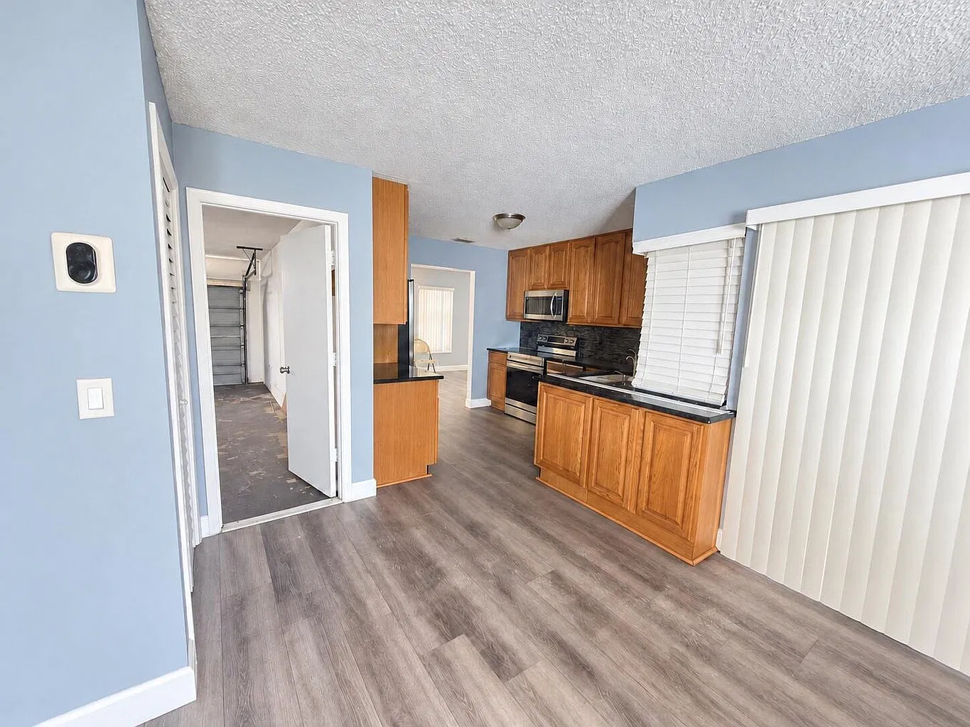 3 bed, 1680 sqft, $3,600 — Photo 2