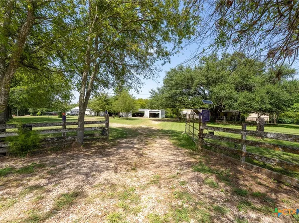 421 Horseshoe Bnd, Eddy, TX 76524