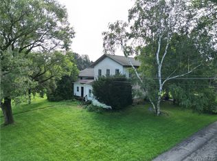 4822 Upper Mountain Rd, Lockport, NY 14094