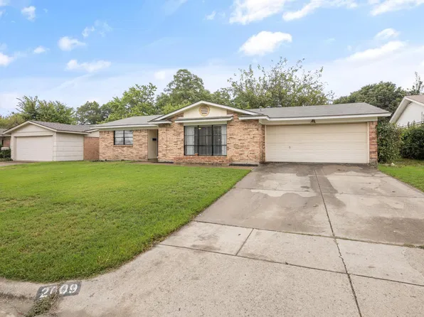 2009 Cliff Park, Edgecliff Village, TX 76134